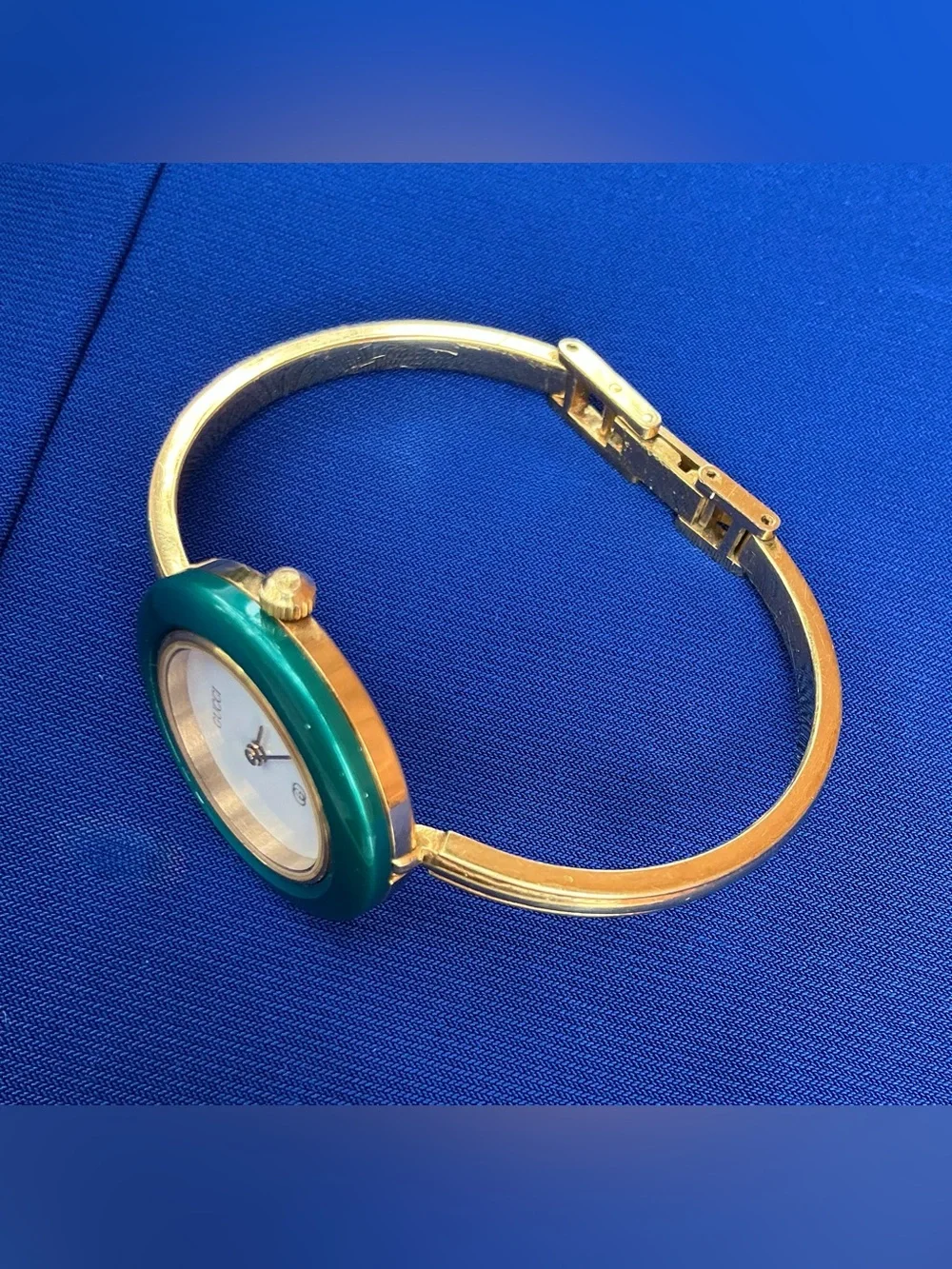 Authentic GUCCI bangle watch with Interchangeable Bezels❤️💙💛💚🖤